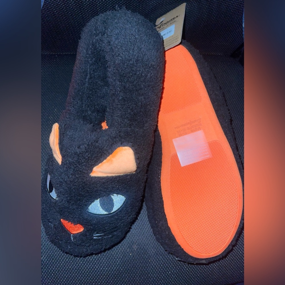 Dearfoams Cozy Comfort Unisex Black Cat Closed Back Slippers - Picture 2 of 4